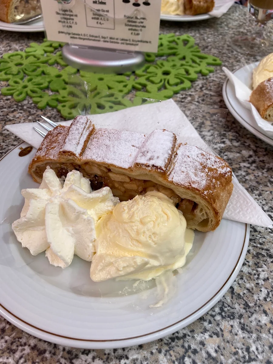 Apfelstrudel