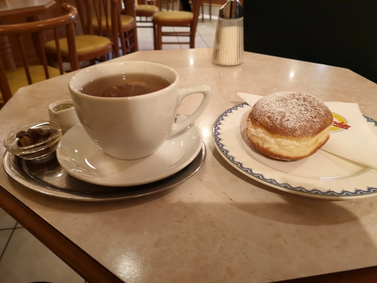 Earl Grey Und Faschingskrapfen