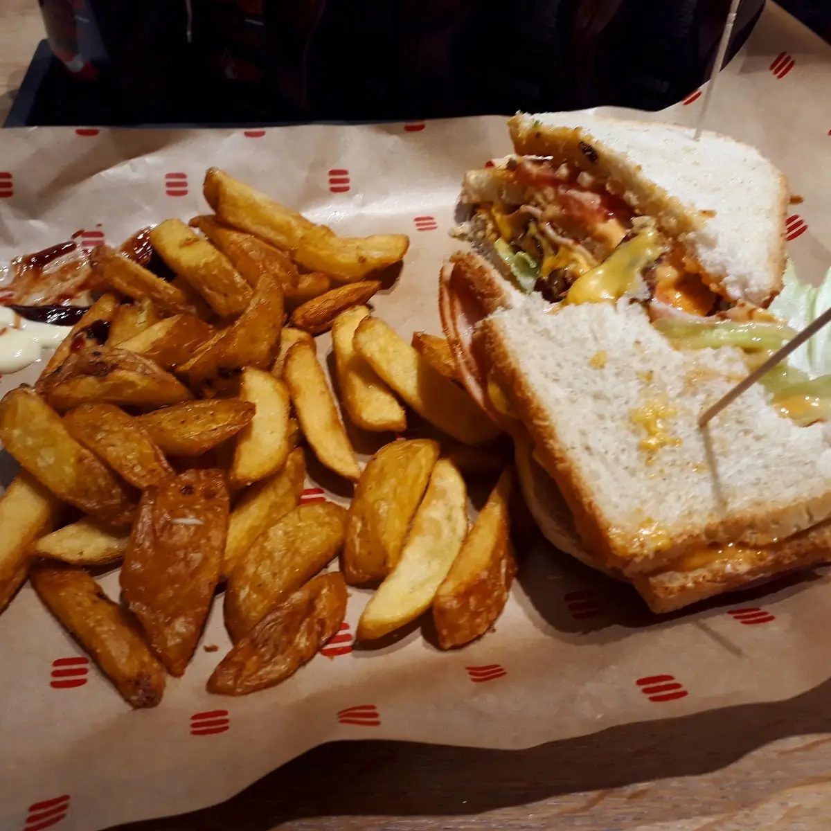 Sandwich Mit Pommes
