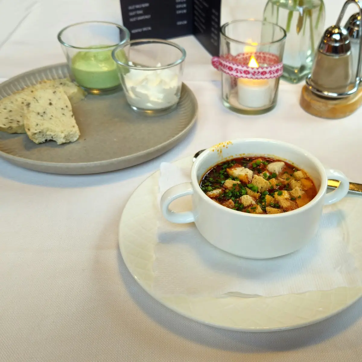 Wechselnde Tagessuppe