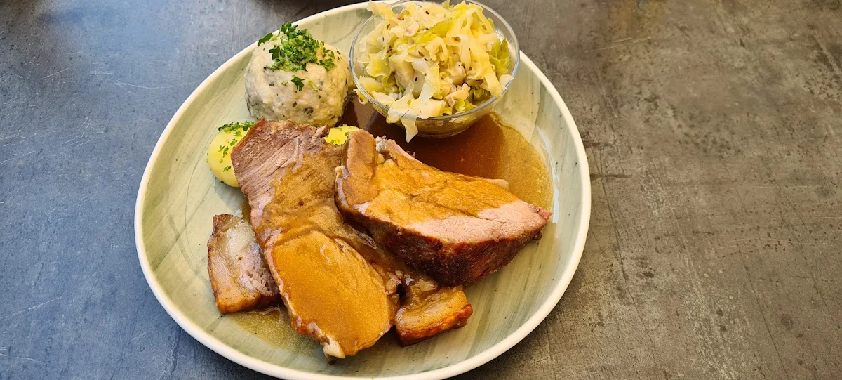 Ofenfrischer Schweinebraten