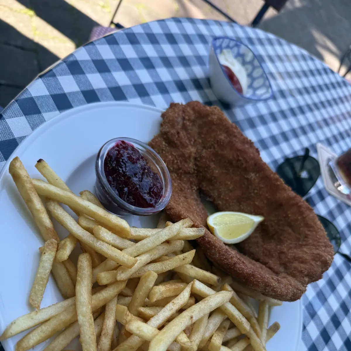Schnitzel Mit Pommes