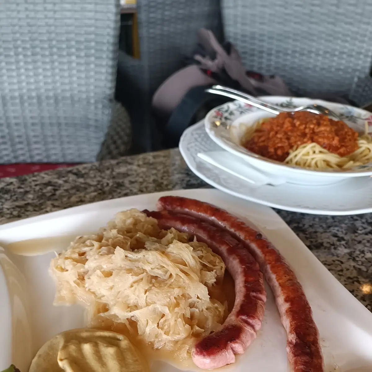 Mit Sauerkraut