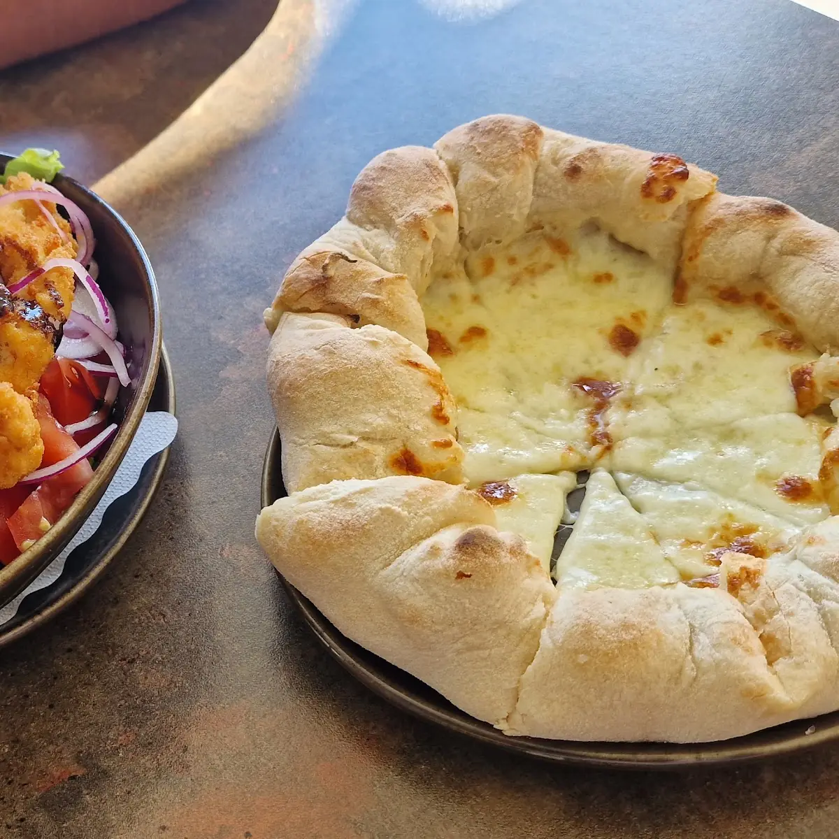 Backhendlsalat Mit Pizzabrot