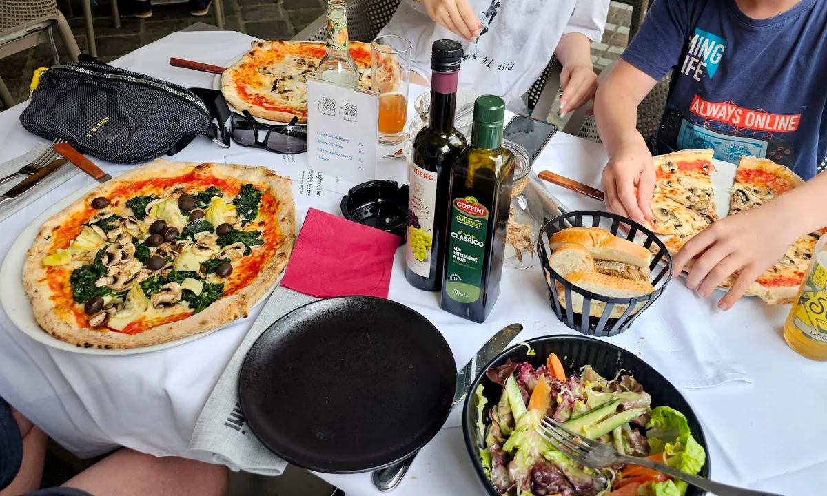 Pizza Und Salat