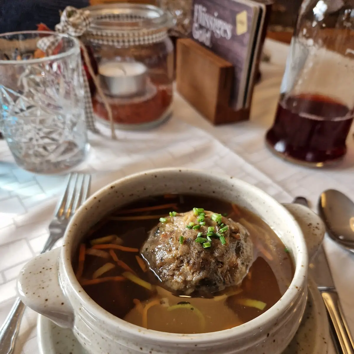 Leberknödelsuppe