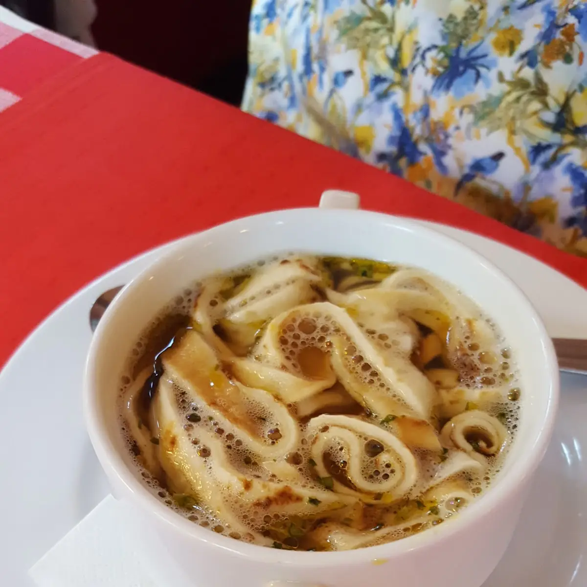 Fridattoleves - Frittatensuppe