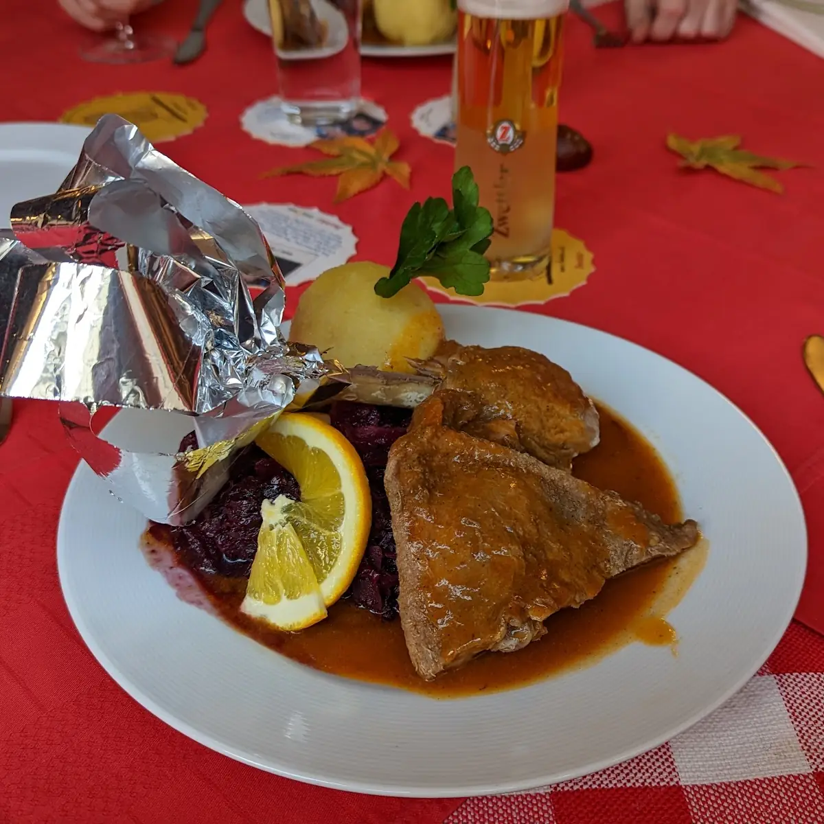 Martinigans Mit Rotkraut Und Kartoffelknödel