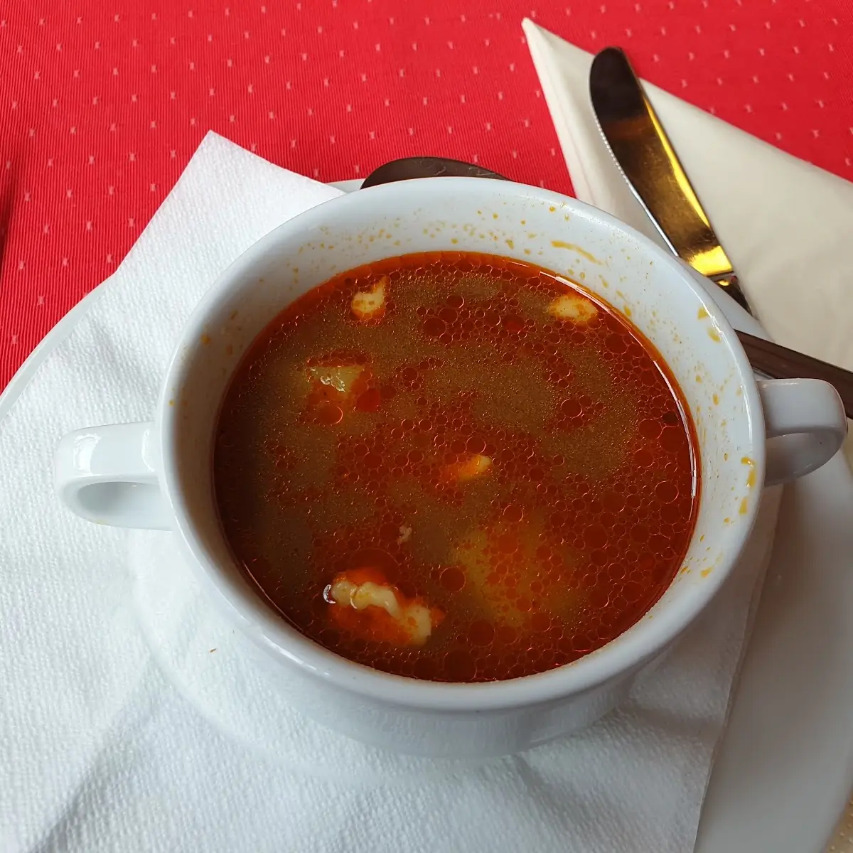 Ungarische Gulaschsuppe