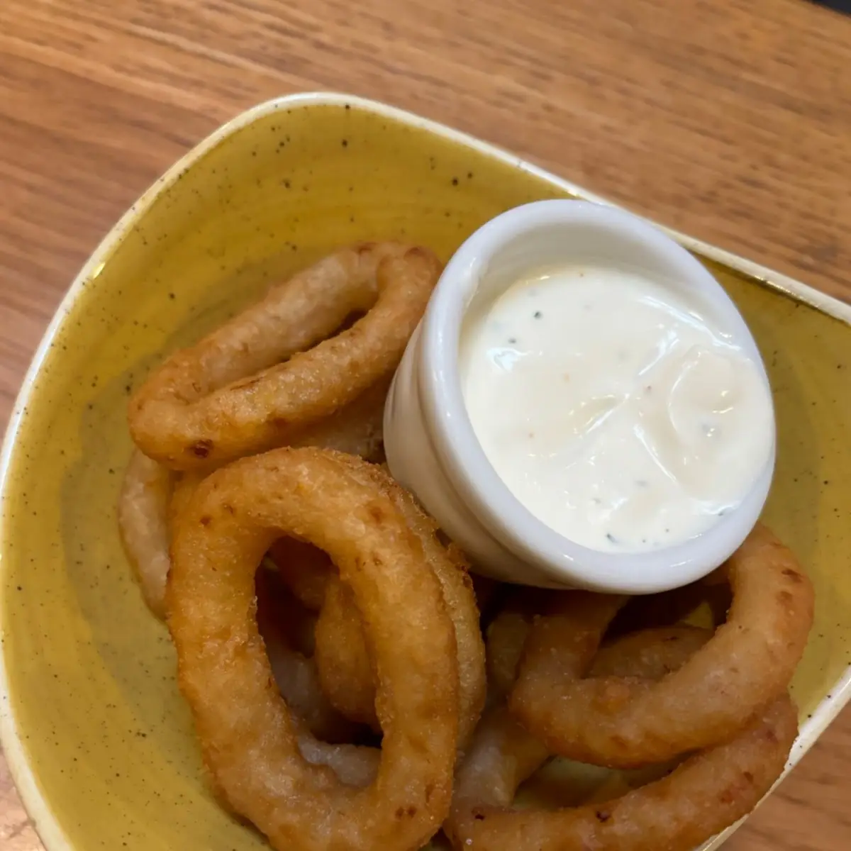 Gebackene Zwiebelringe