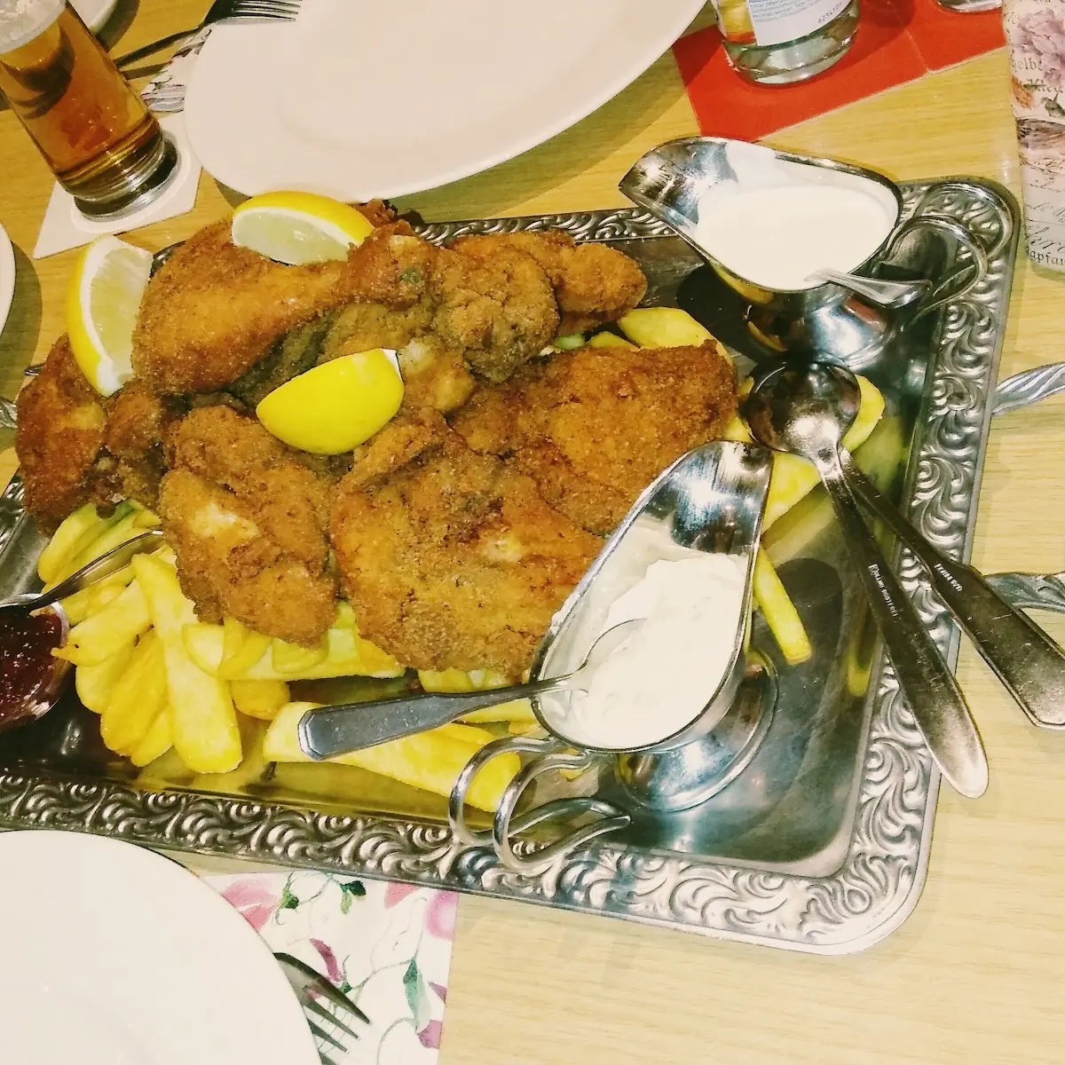 Backhänchen Mit Pommes