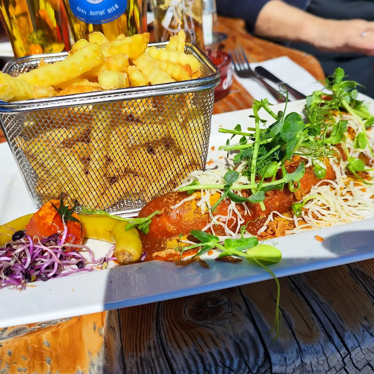 Currywurst Mit Pommes Frites