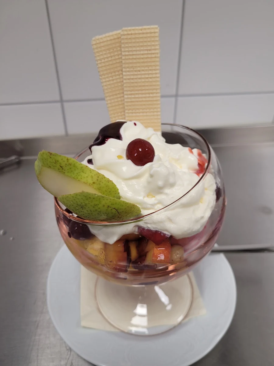 Fruchteisbecher