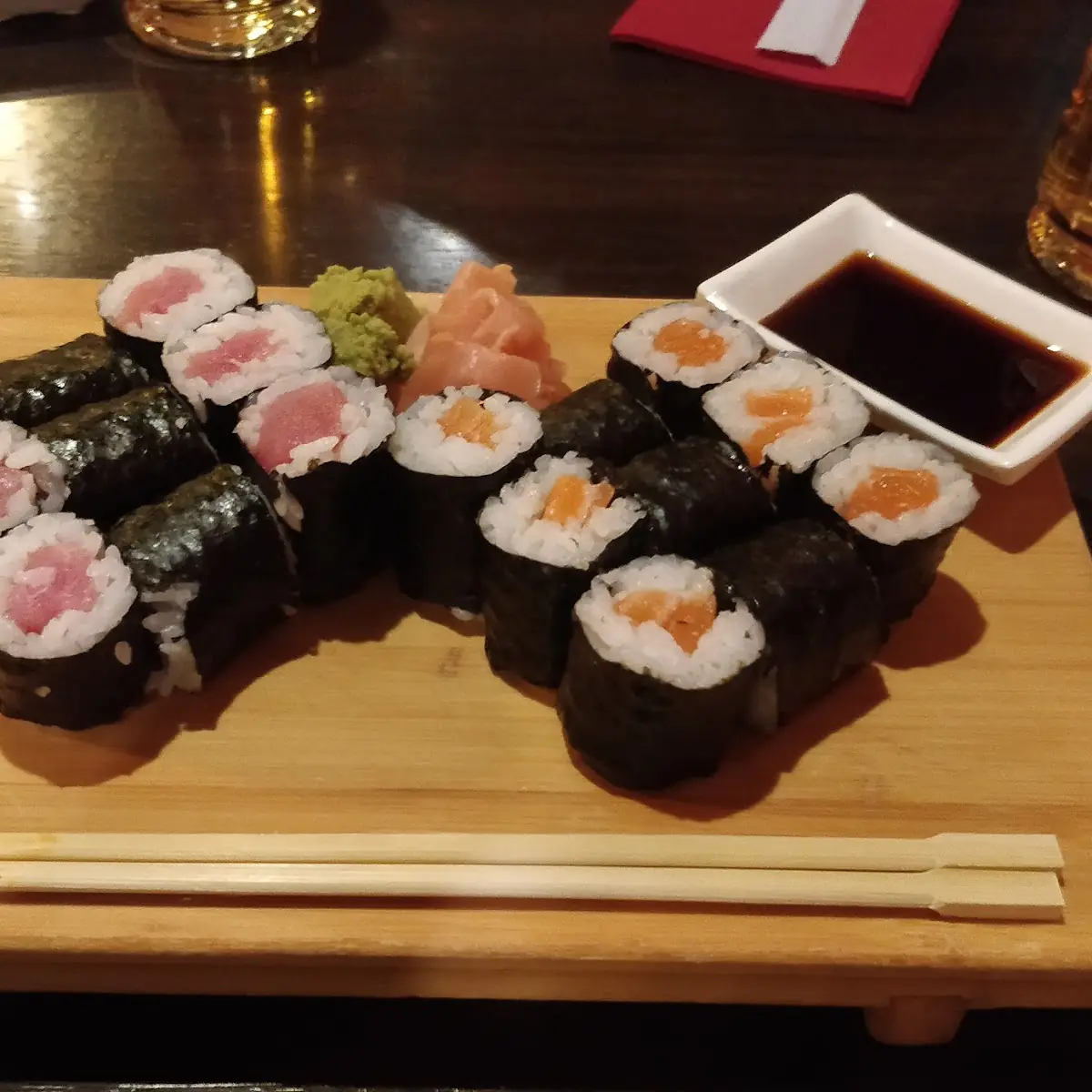 Thunfisch Und Lachs Makis