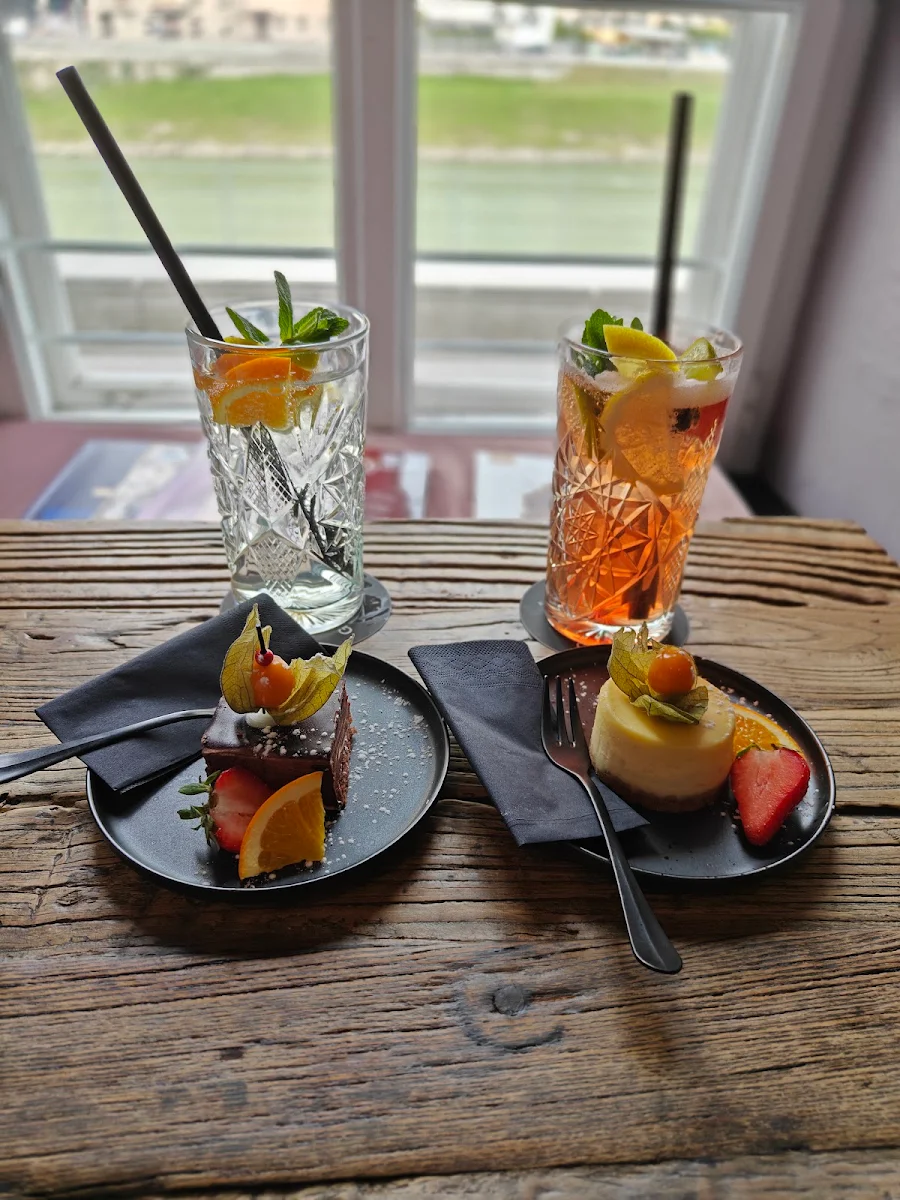 Hausgemachte Limonade Cheesecake Schokotörtchen
