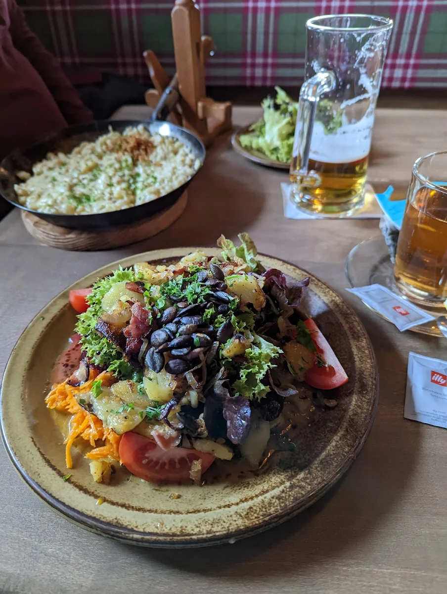 Bauernsalat Mit Kürbiskernen Speck Und Erdäpfeln