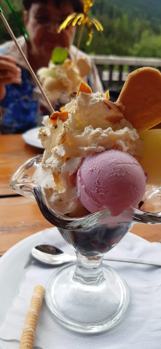 Eis Mit Frischen Früchten