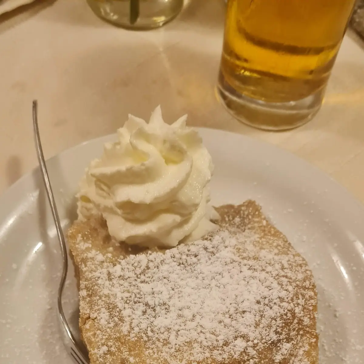 Hausgemachter Apfel- Oder Topfenstrudel Acge