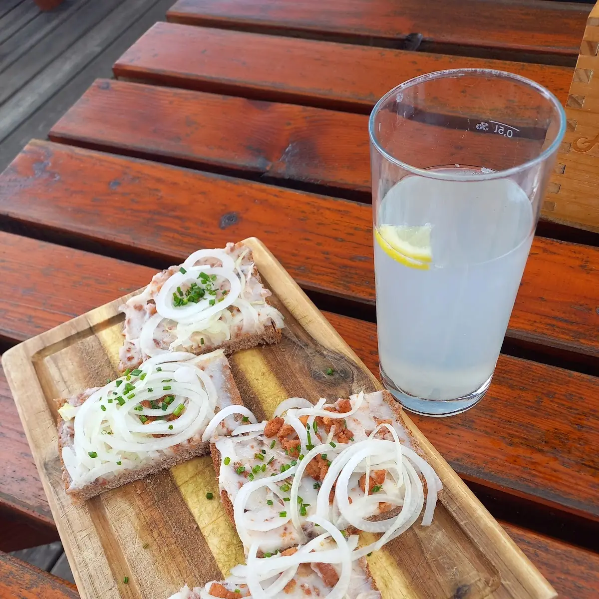 Schmalzbbrot Mit Zwiebel Appetitlich Zubereitet