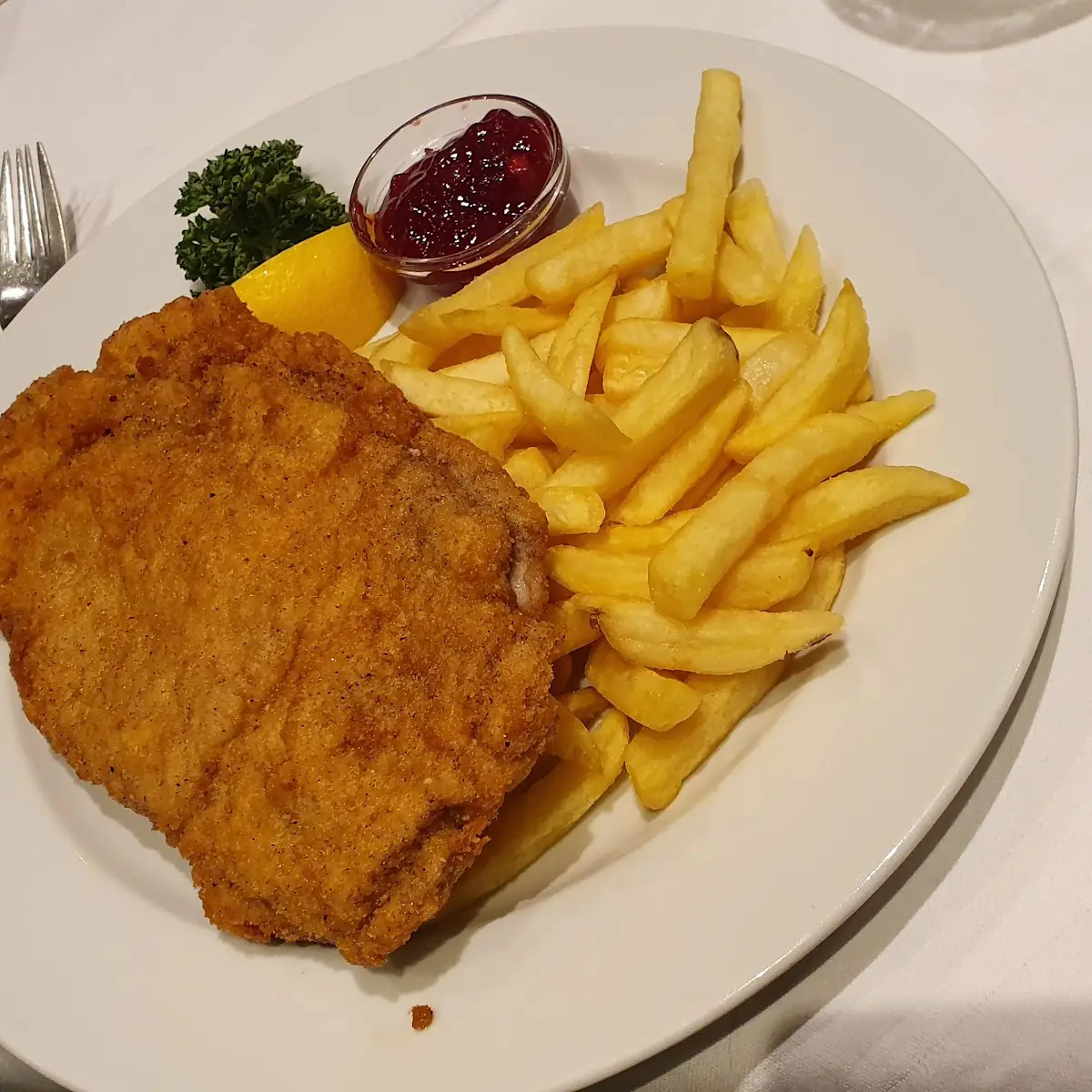 Wiener Schnitzel Mit Pommes