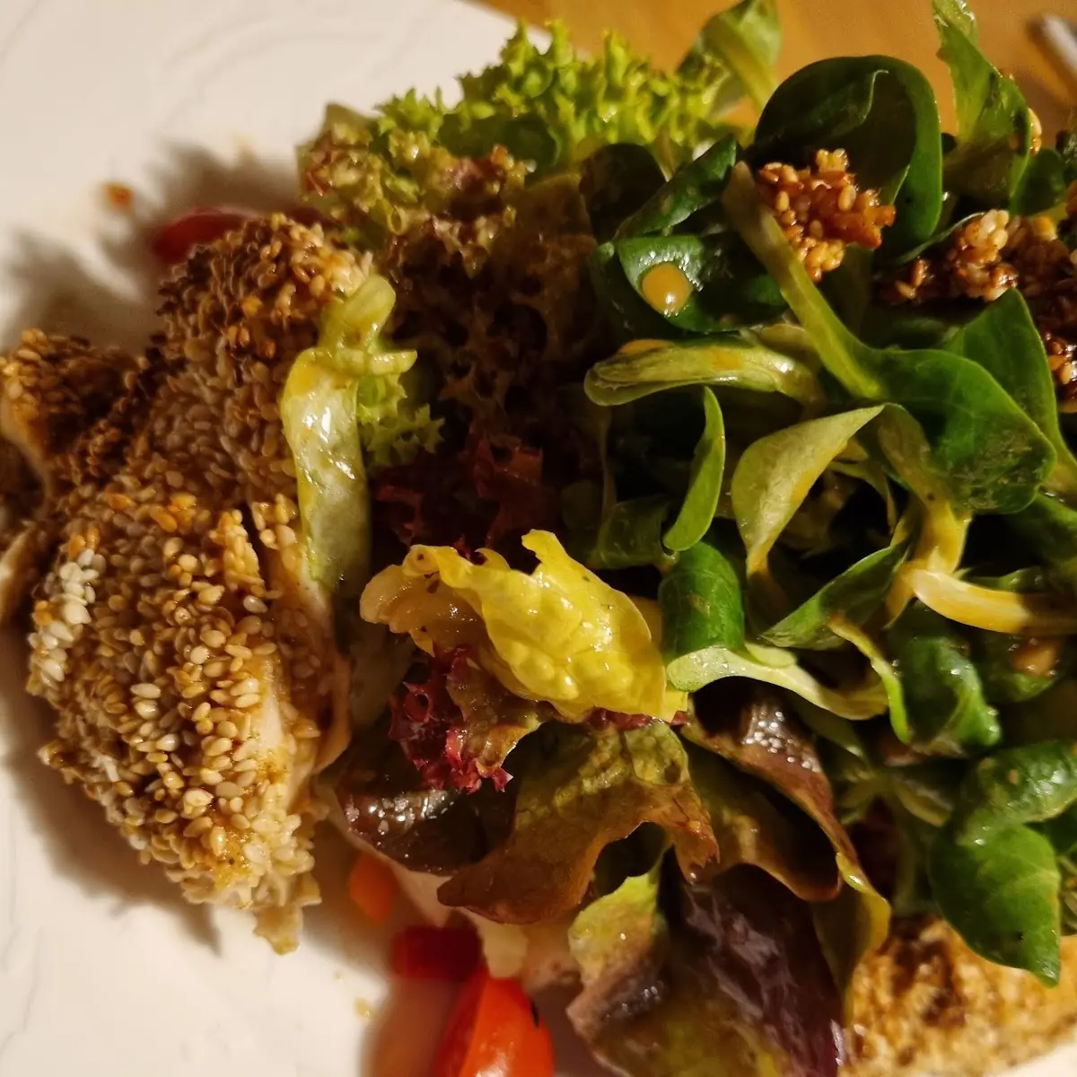 Salat Mit Hähnchenbrustfilet Mit Sesam