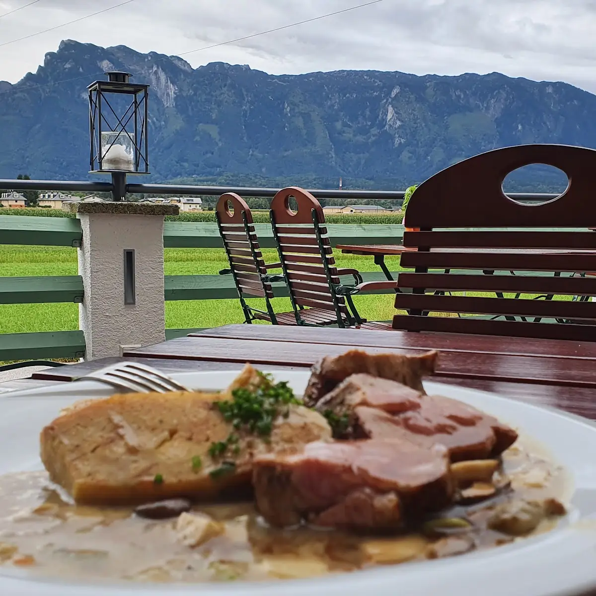 Schweinefilet Mit Steinpilzen Und Serviettenknödel