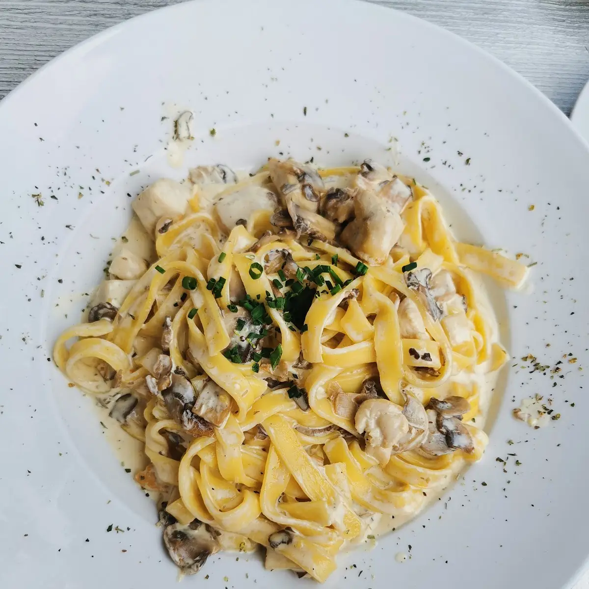 Tagliatelle Con Pollo E Funghi