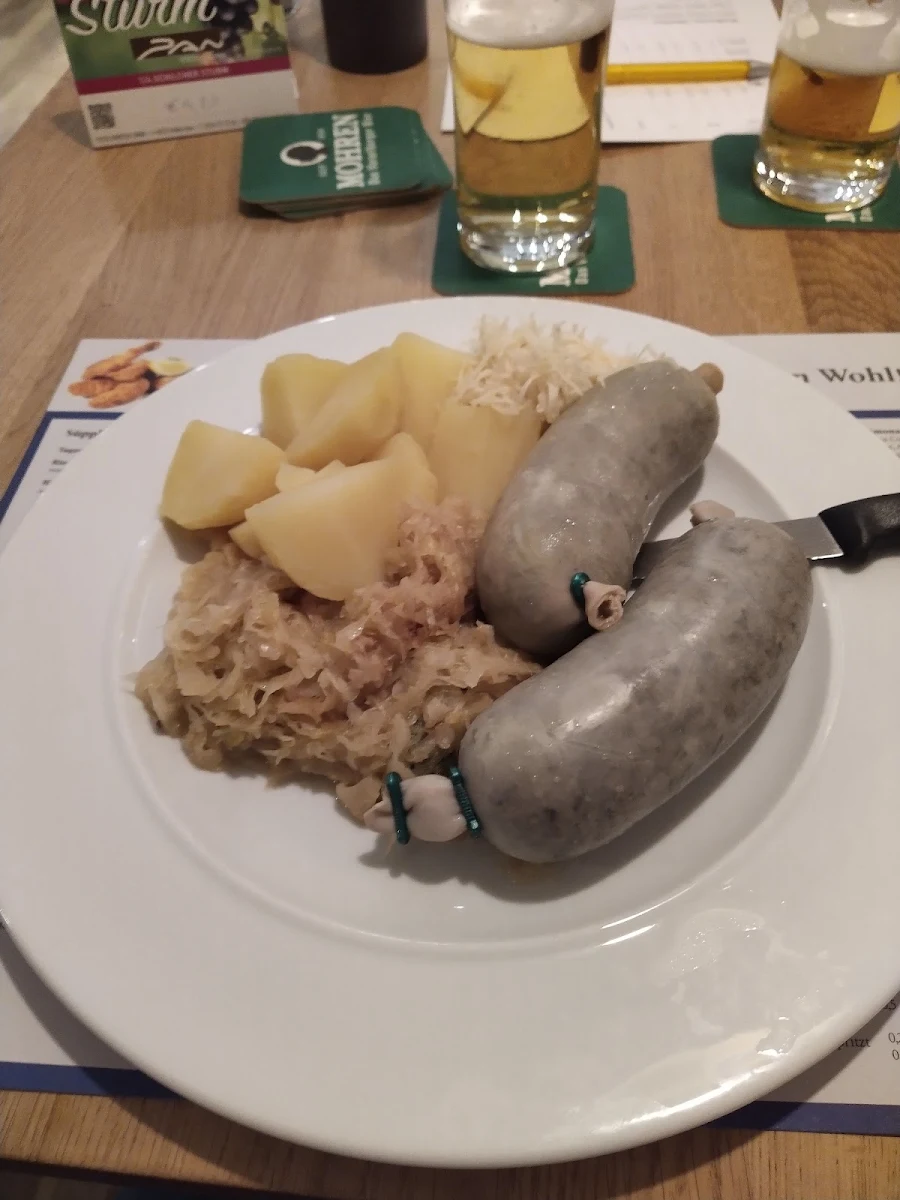 Leberwurst Mit Salzkartoffeln Und Sauerkraut