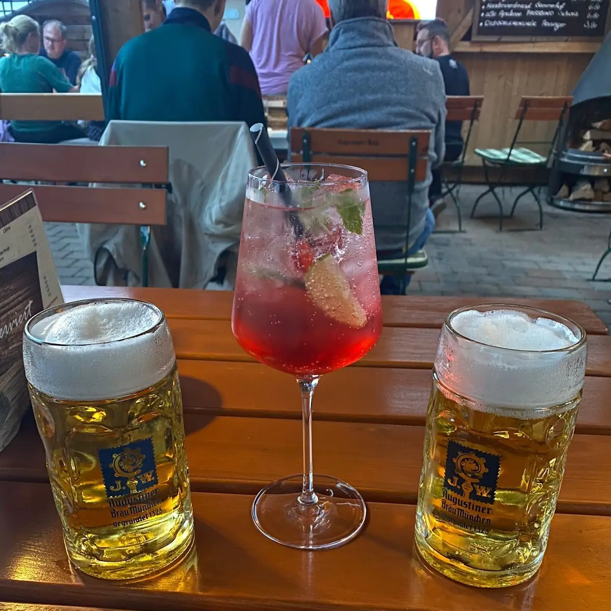 Hugo Mit 2x 0 5l Augustiner Hellen