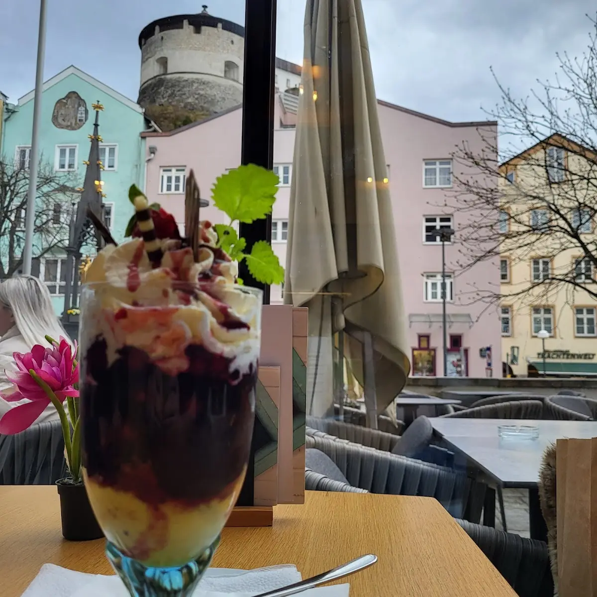 Heiße Früchte Und Eis