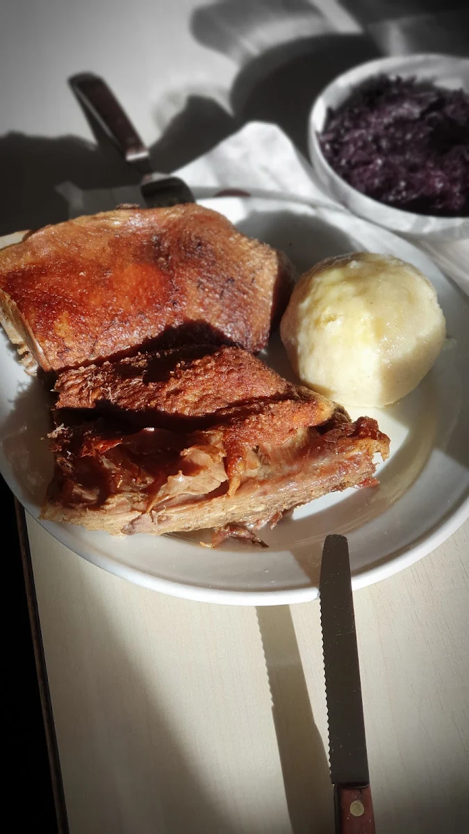 Gansl Mit Rotkraut U Erdäpfelknödel
