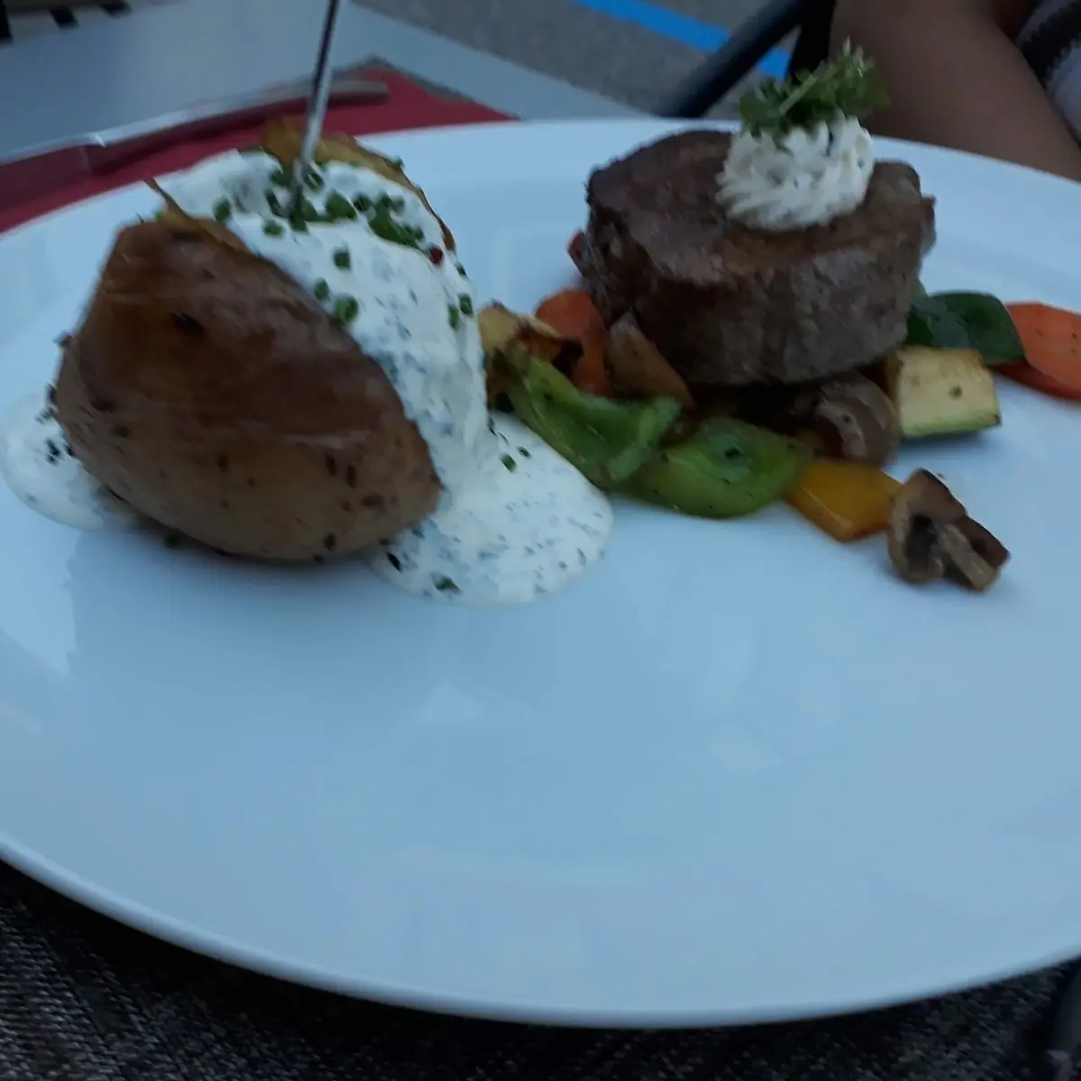 Rindersteak Mit Ofenkartoffel