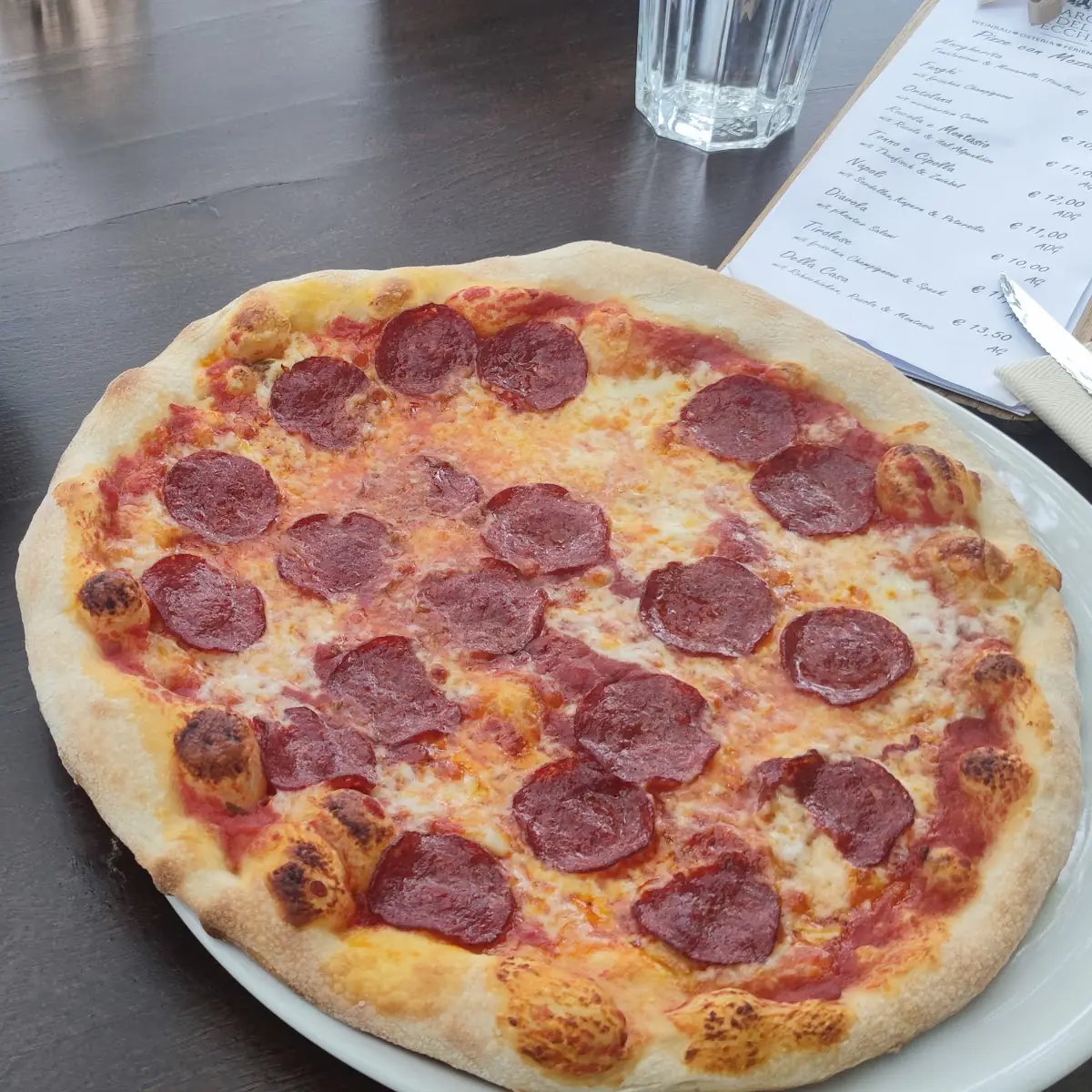 Nudeln Mit Ricotta & Tomaten Und Pizza Diavola
