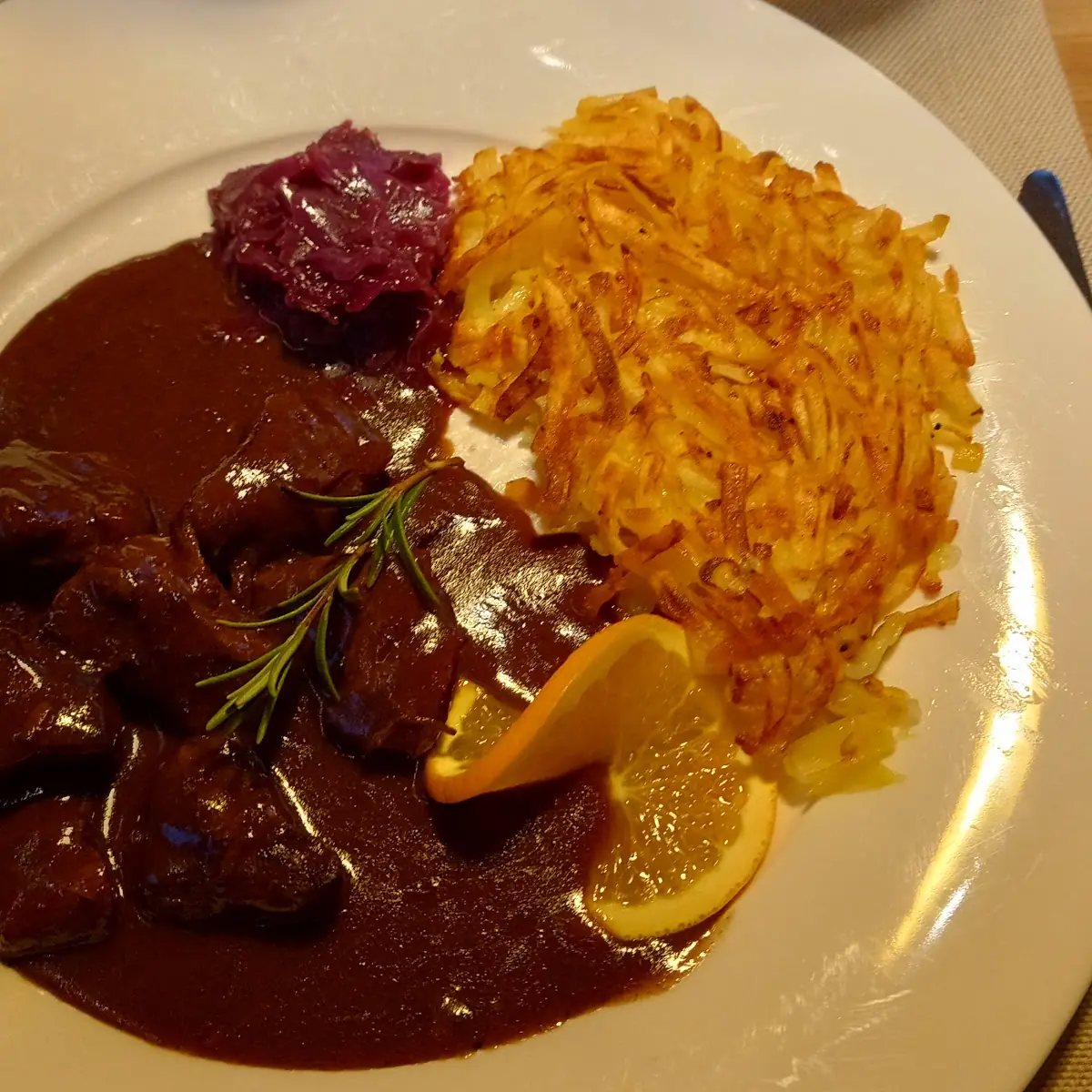 Hirschragout Mit Rösti