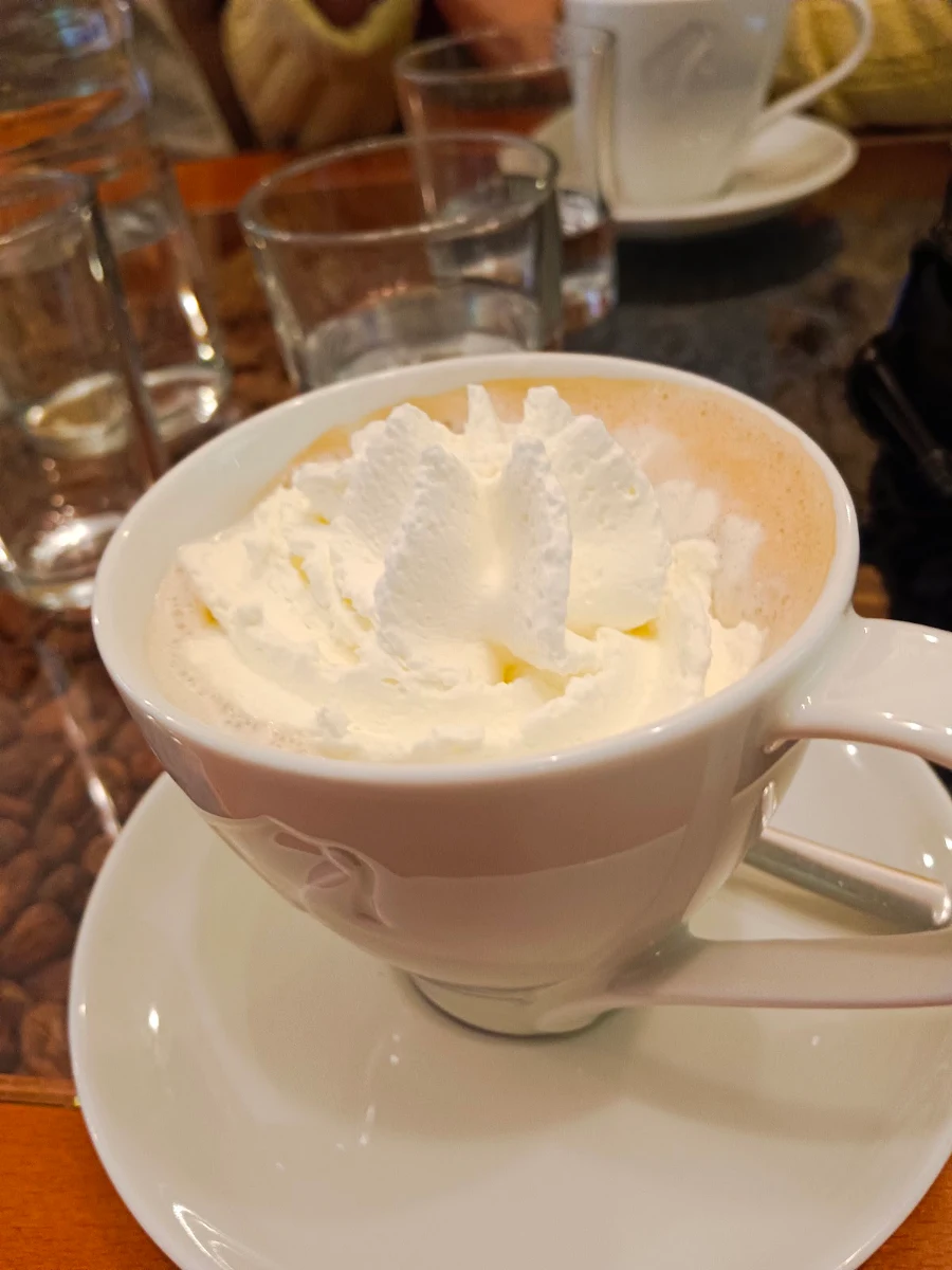 Cappuccino Mit Schlag