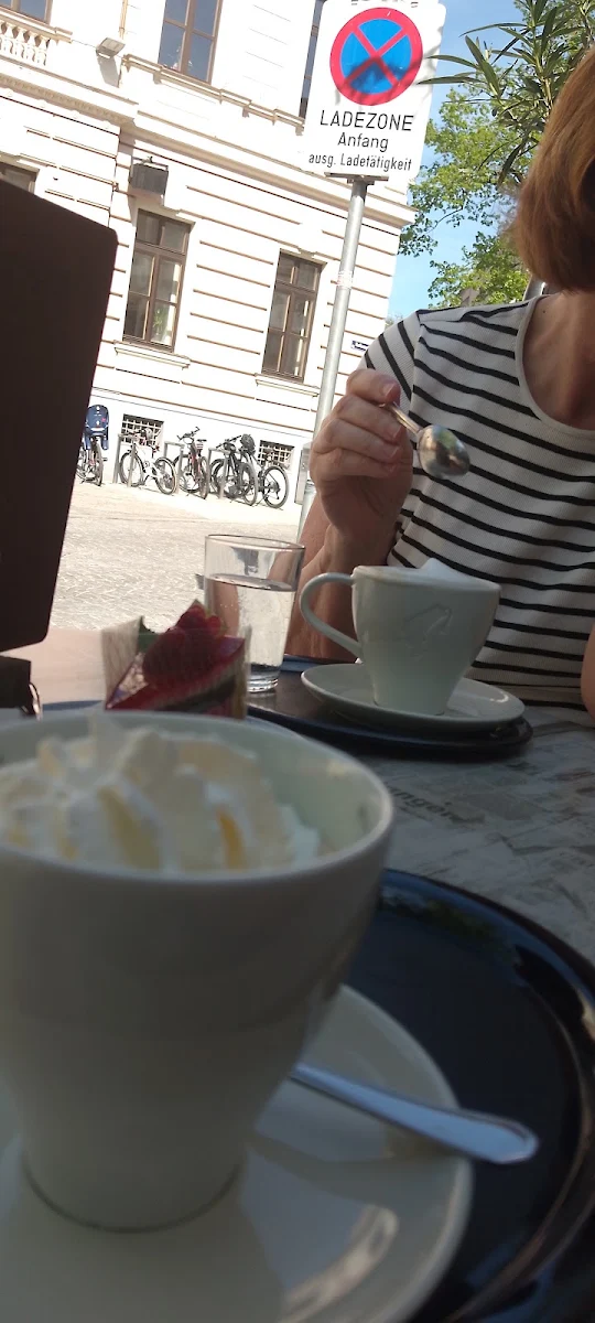Kaffee Mit Schlag Nur Leider Mit 0 1 L Kaffee