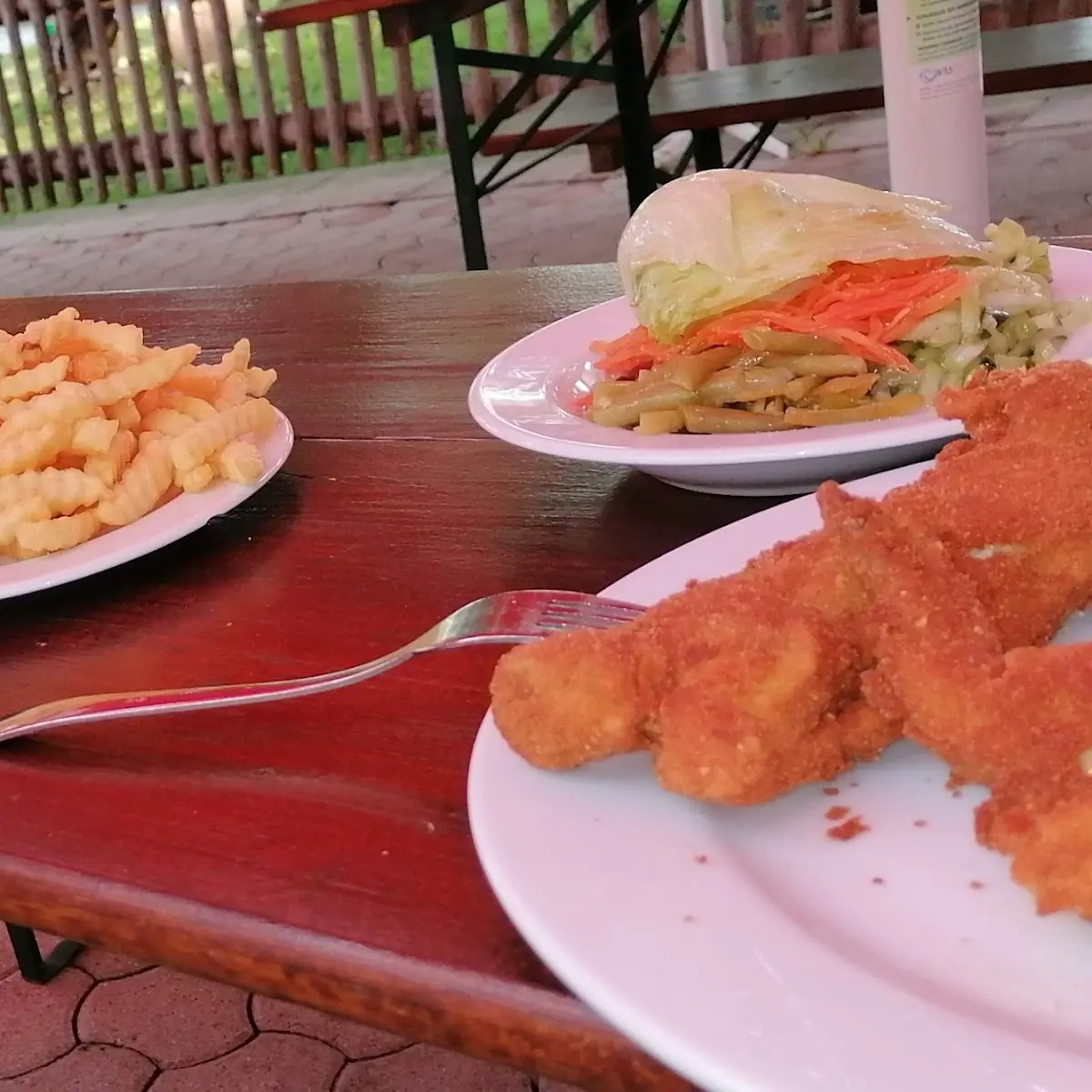 Schnitzerl Mit Salat
