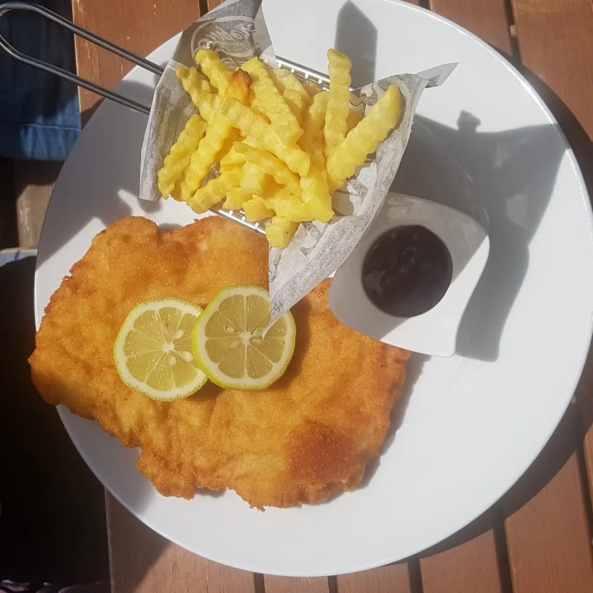Schnitzel Mit Pommes