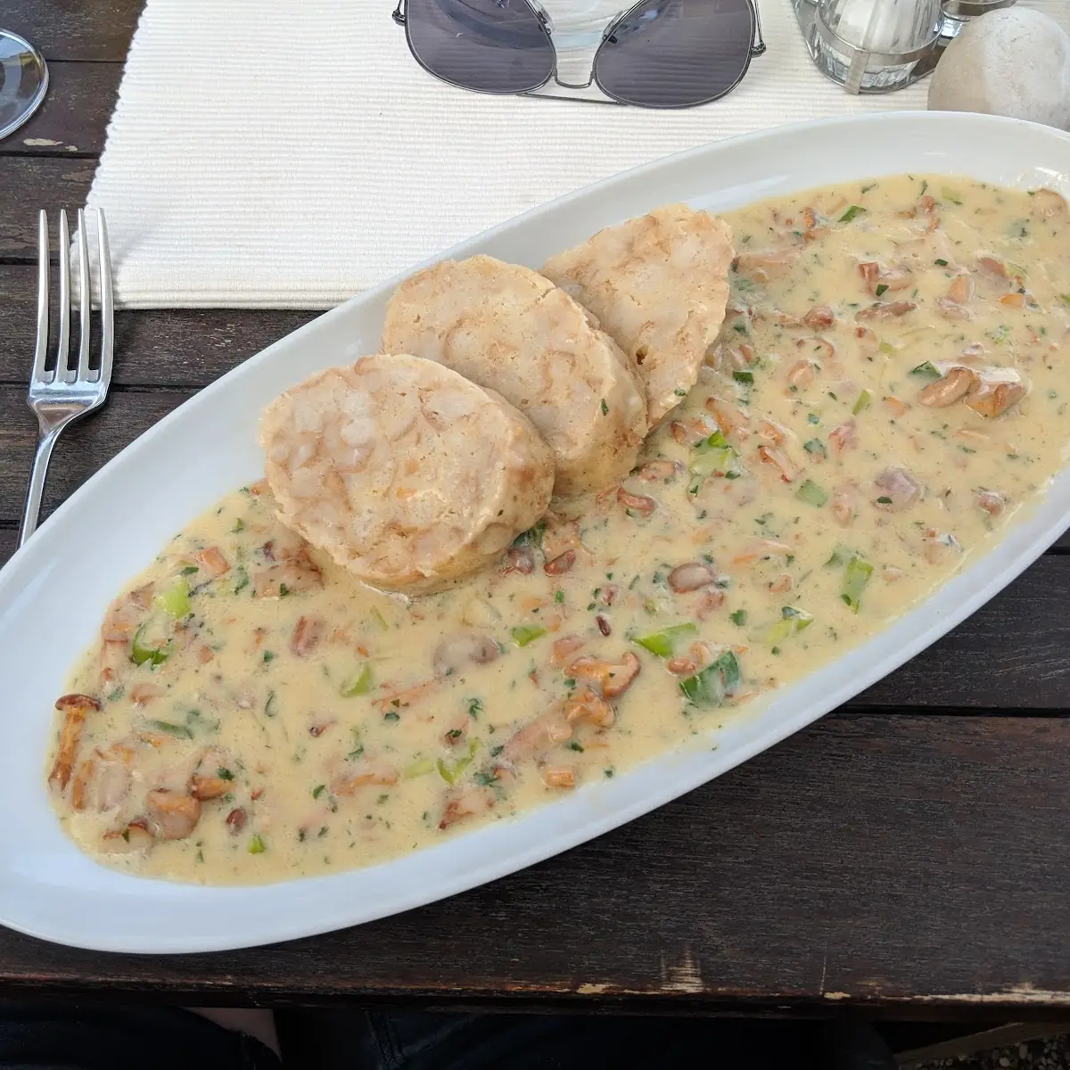 Eierschwammerl-gulasch