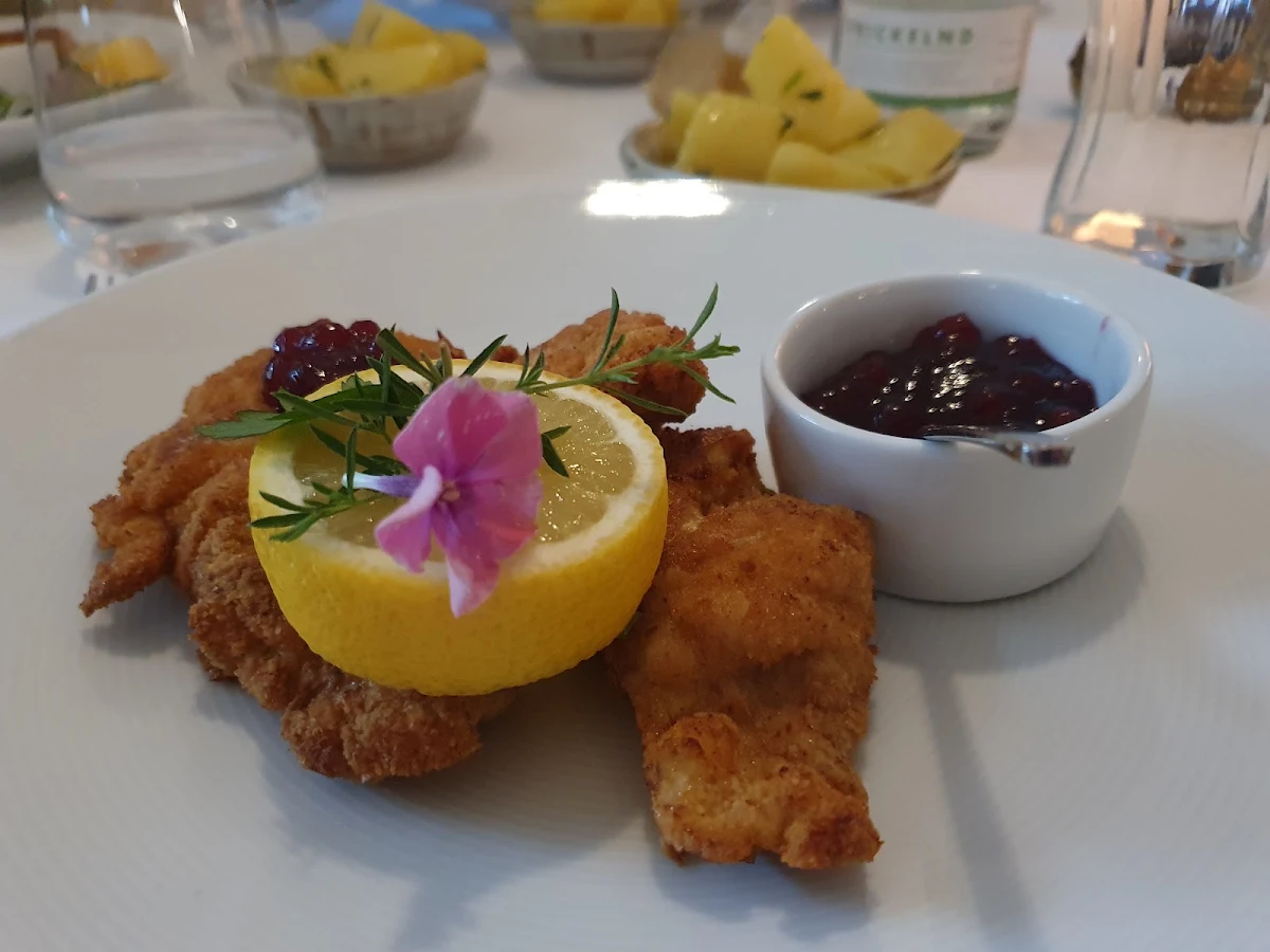 Backhendl Mit Preiselbeeren