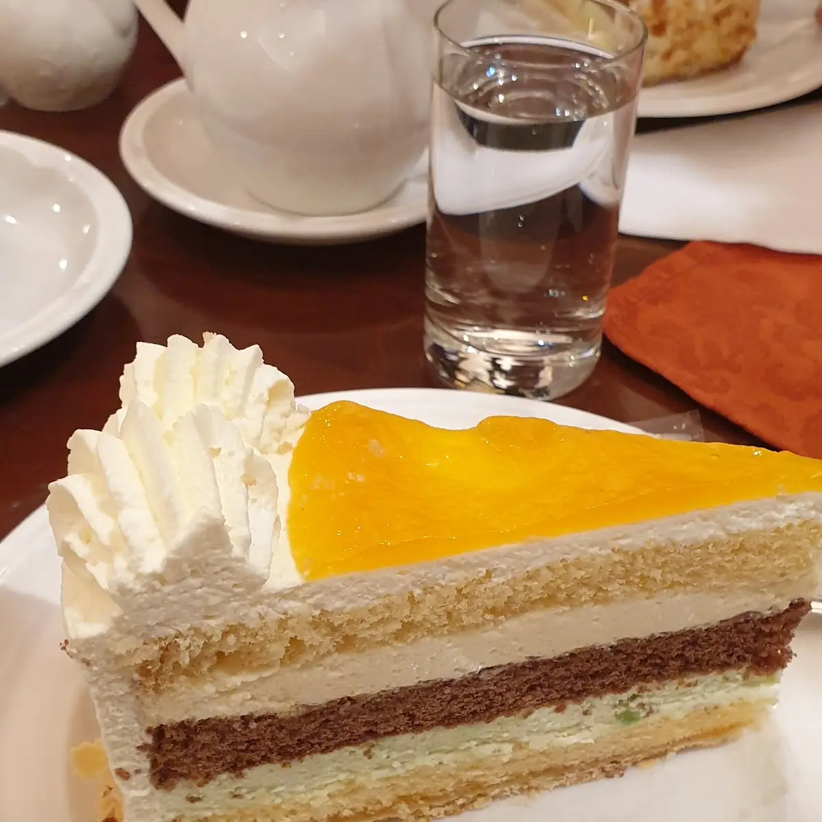 Frucht-torte Und Lienz-torte