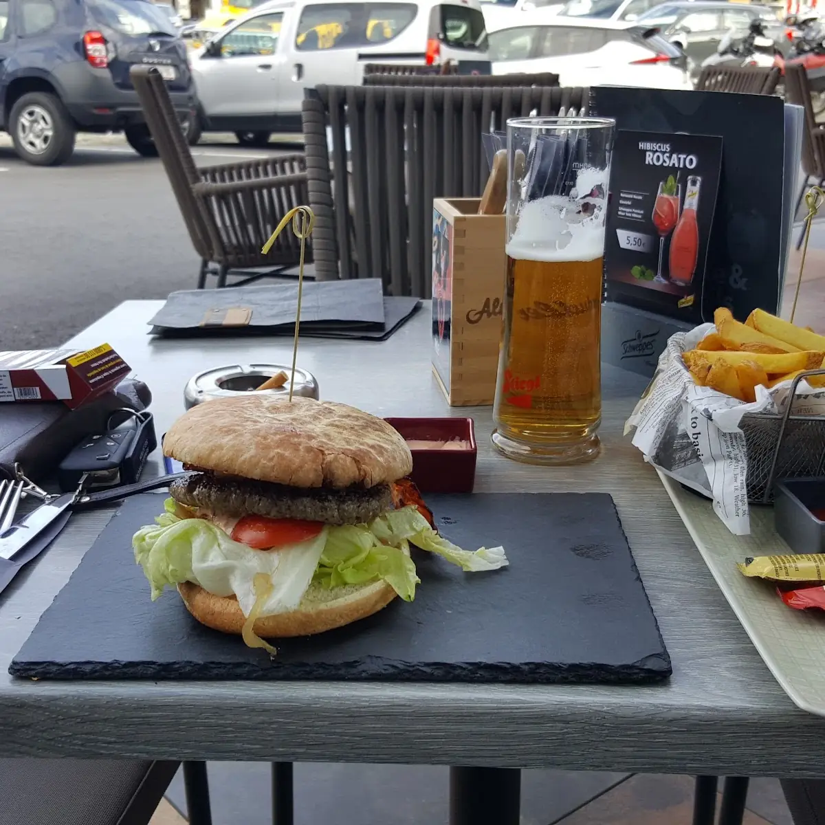 Dubele Hamburger Met Frieten