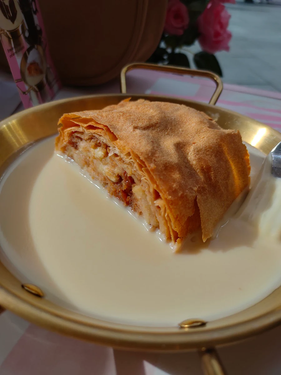 Apfelstrudel Mit Vanillesauce