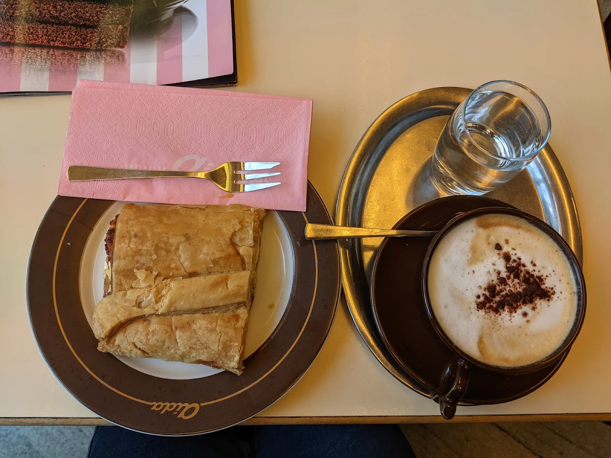 Topfenstrudel