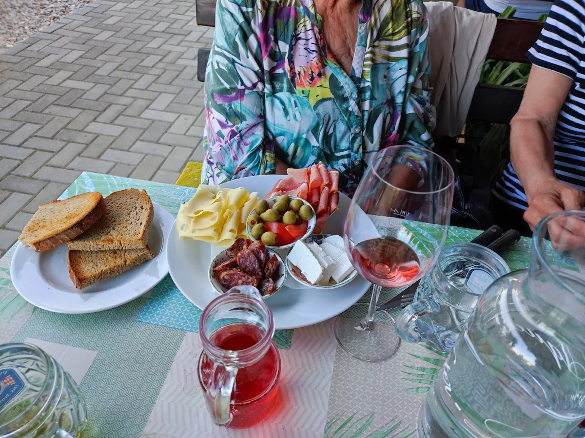 Weinbeisser Teller