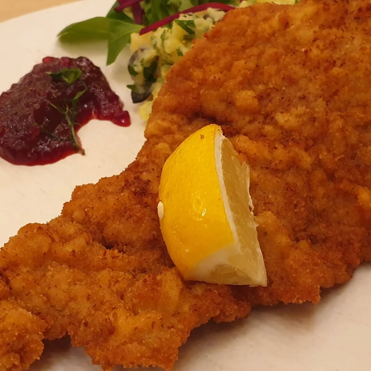 Schnitzel Wiener Art Mit Pommes