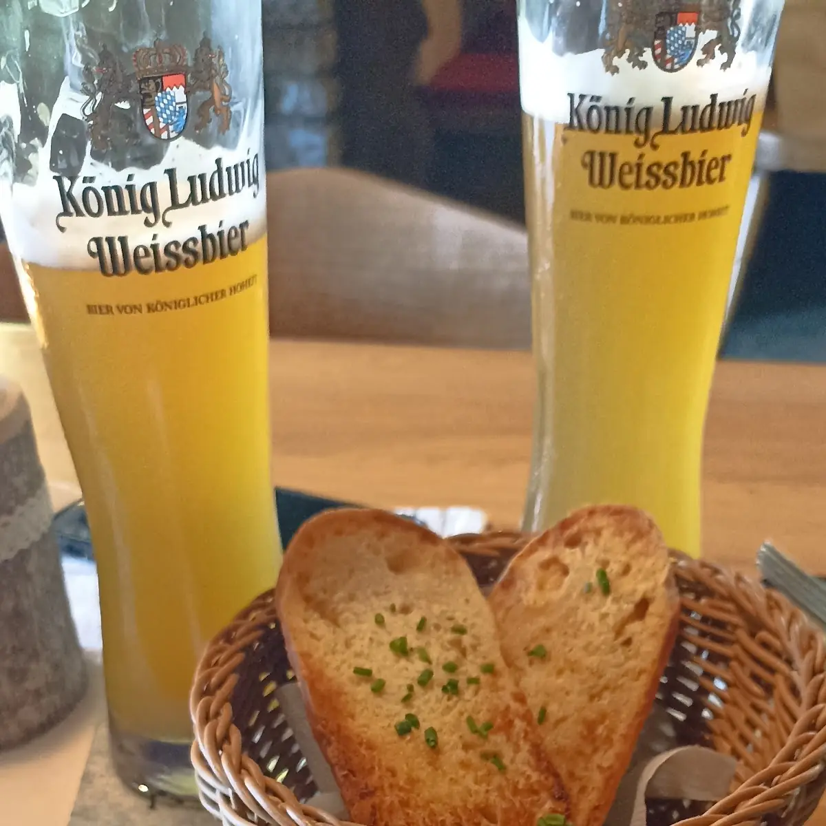Salat Mit Knoblauchbaguette