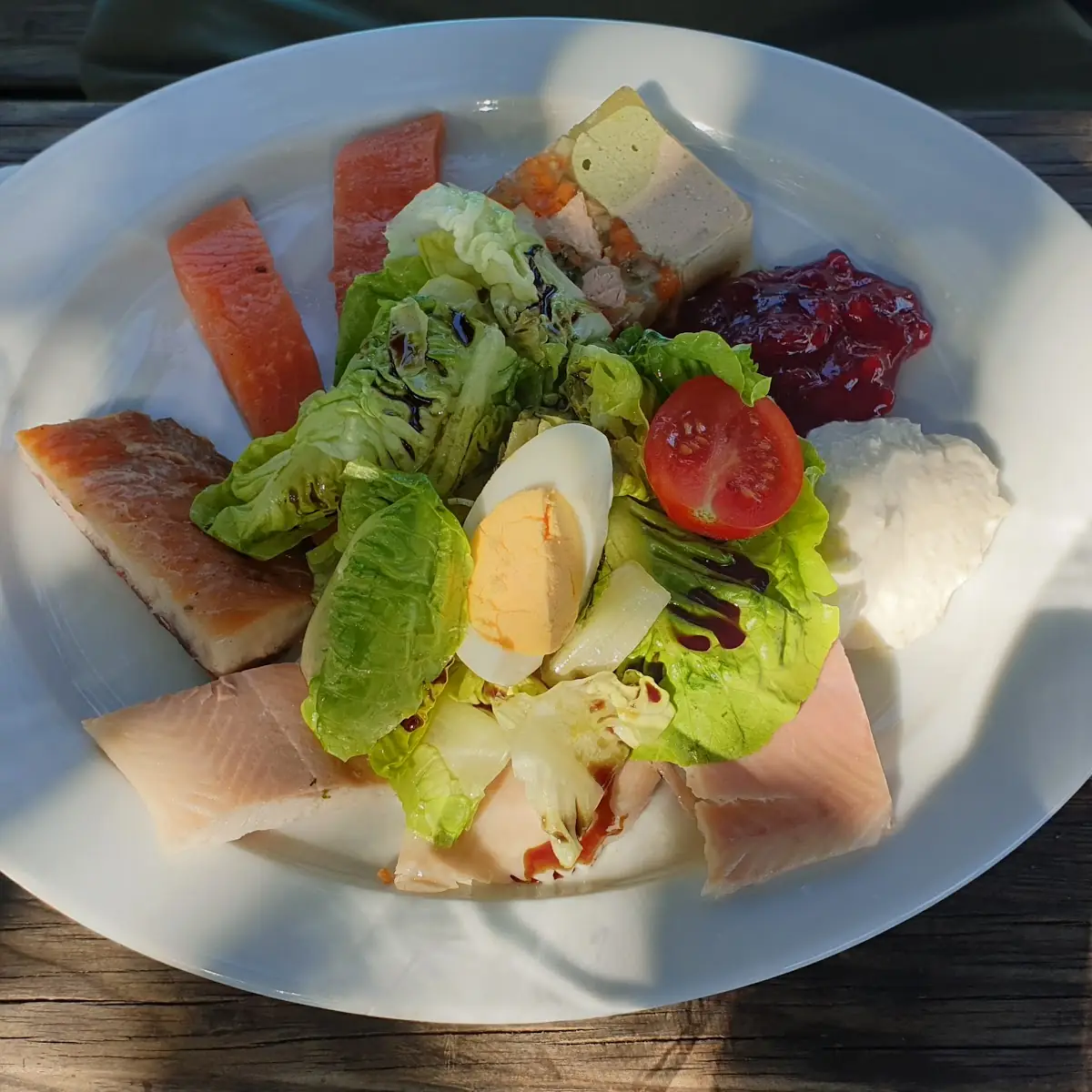 Lachsfilet Mit Salat