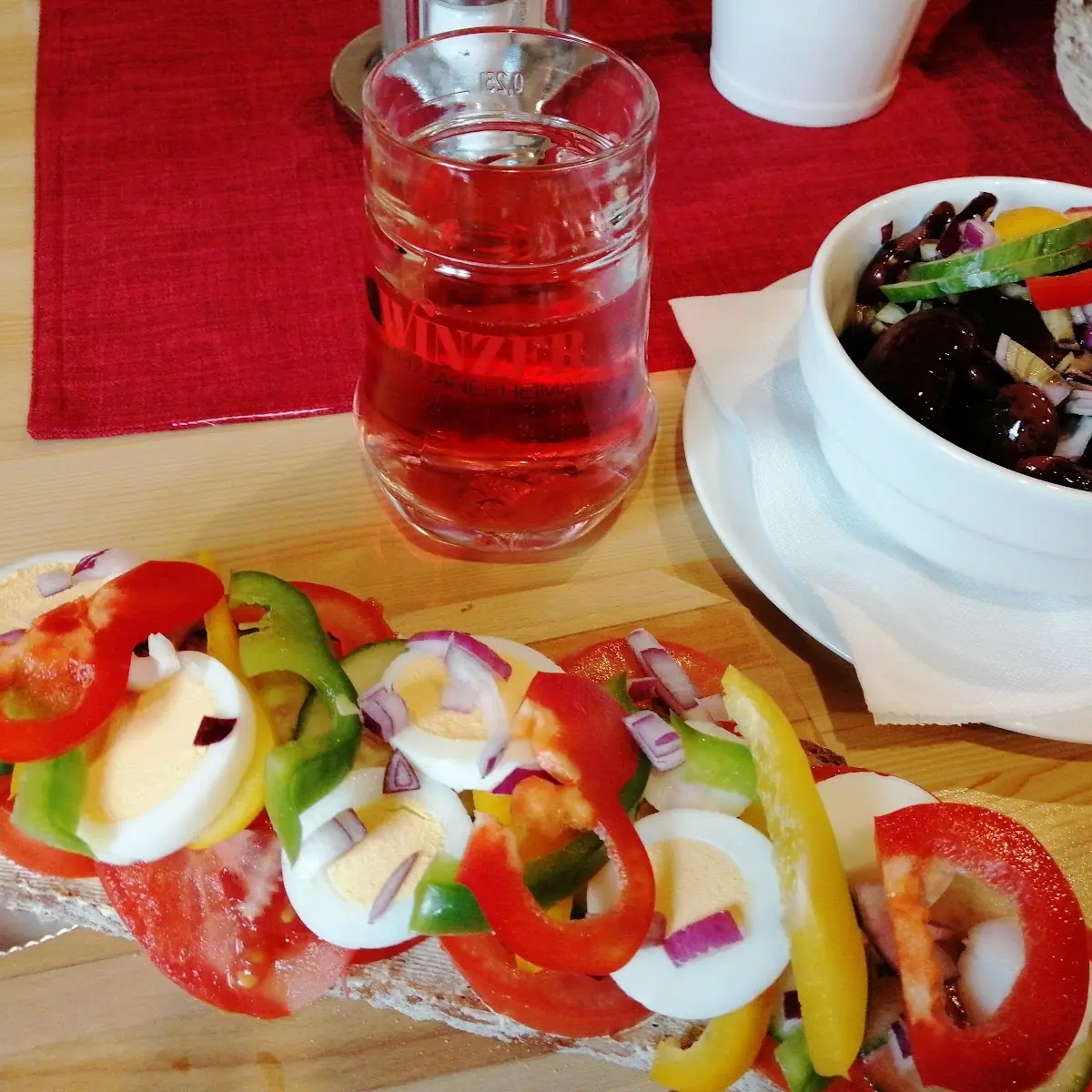 Vegetarisches Jausenbrot Und Käferbohnen-kernöl-salat