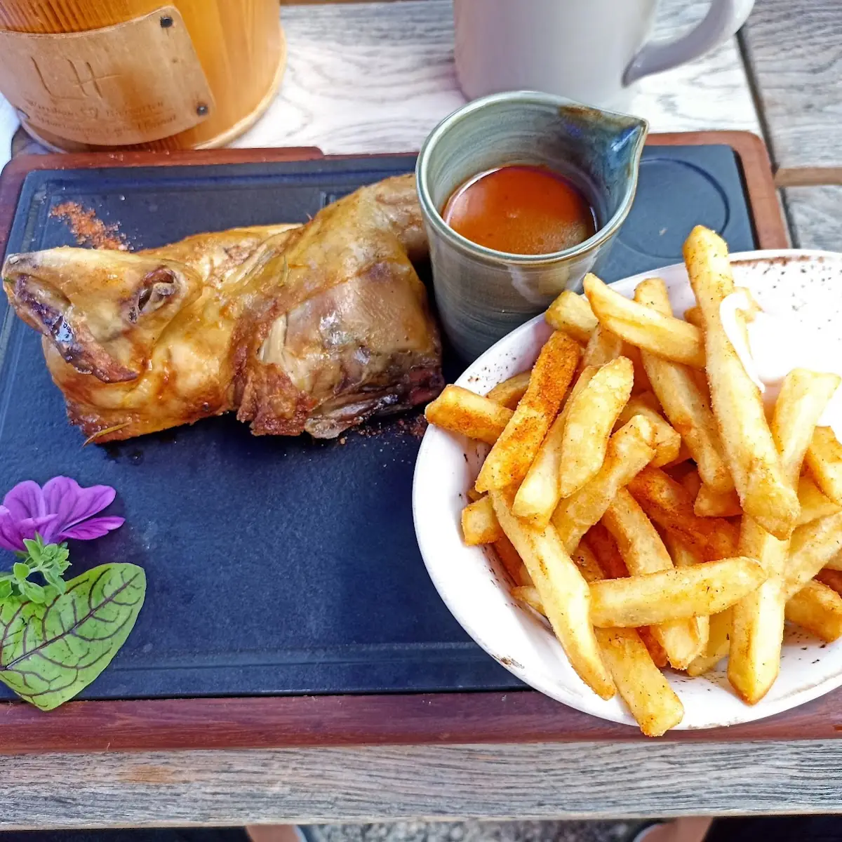 1 2 Biohendl Mit Pommes